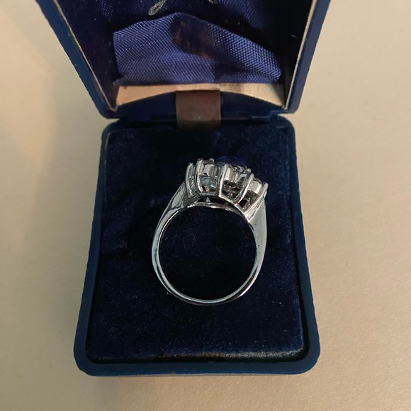 Costume jewelry- blue and white stone ring, silver tone, size 9. - Picture 2 of 3